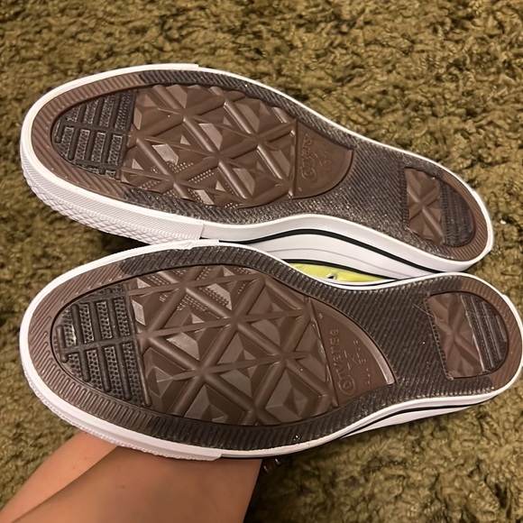 Converse - Picture 2 of 5